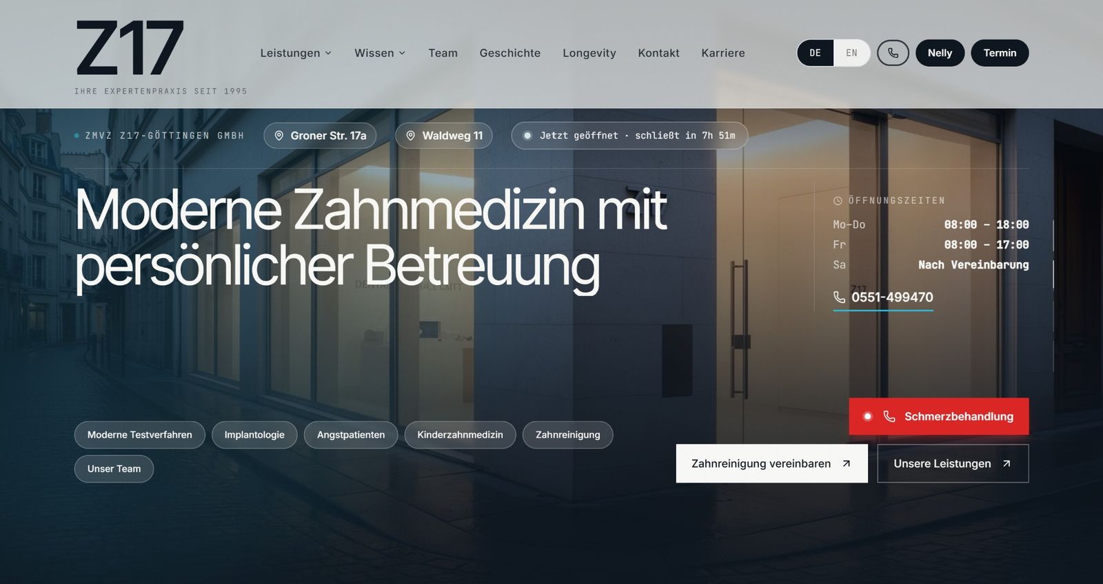 Z17 dental clinic homepage with opening hours